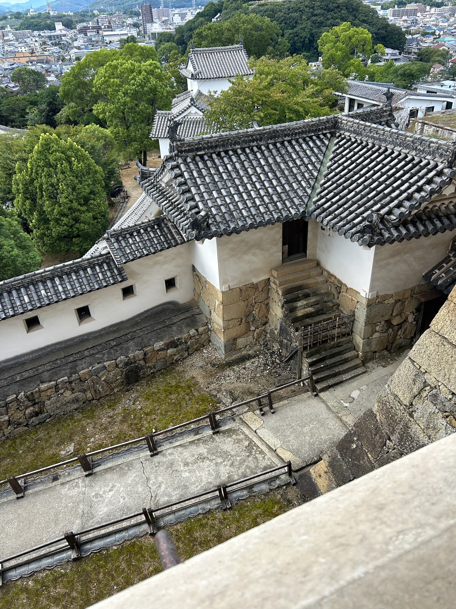 For true castle fans! This small-group masterclass explores Himeji's hidden defenses and moats with an expert guide. A deep, strategic dive into history.